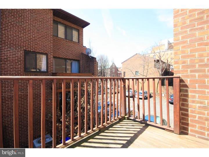 906 Locust Street Philadelphia, PA 19107 - Photo 13 of 23 Deck
