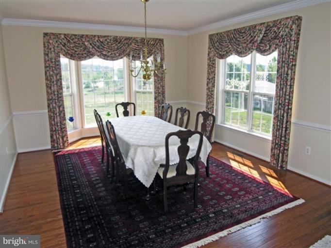 44355 Oldetowne Place Ashburn, VA 20147 - Photo 7 of 13 Dining Room