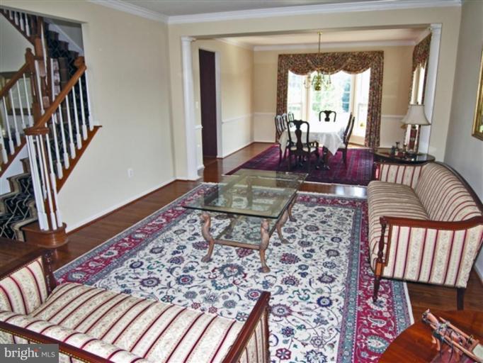 44355 Oldetowne Place Ashburn, VA 20147 - Photo 9 of 13 Living Room #2