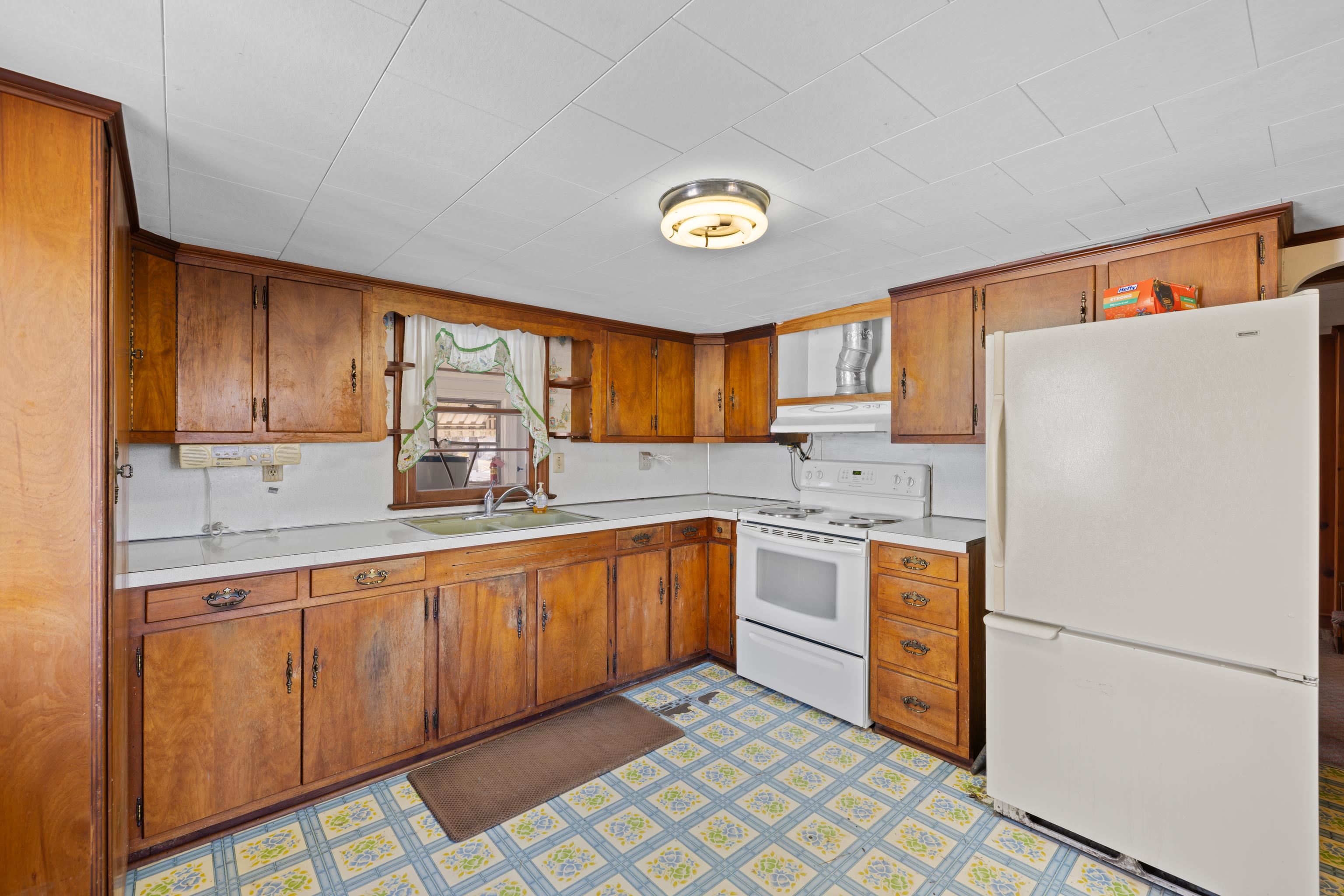 2527 Fairview Road Mount Crawford, VA 22841 - Photo 21 of 75 Eat-In Kitchen