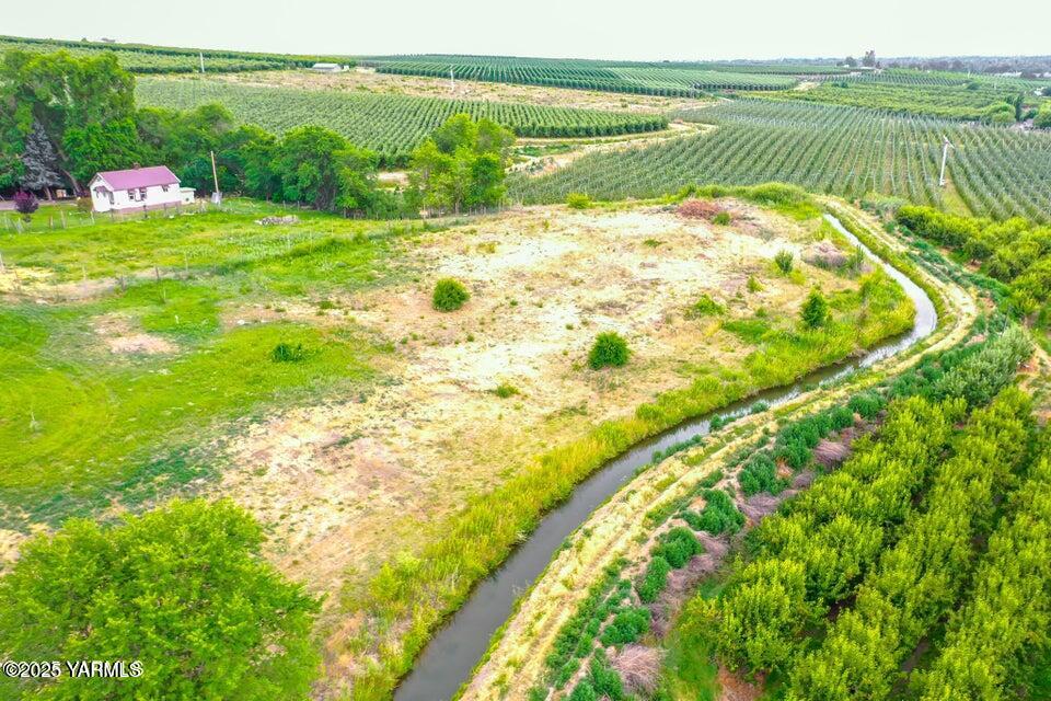 Nna Riggins Road Wapato, WA 98951 - Photo 19 of 31 a view of lake with green space