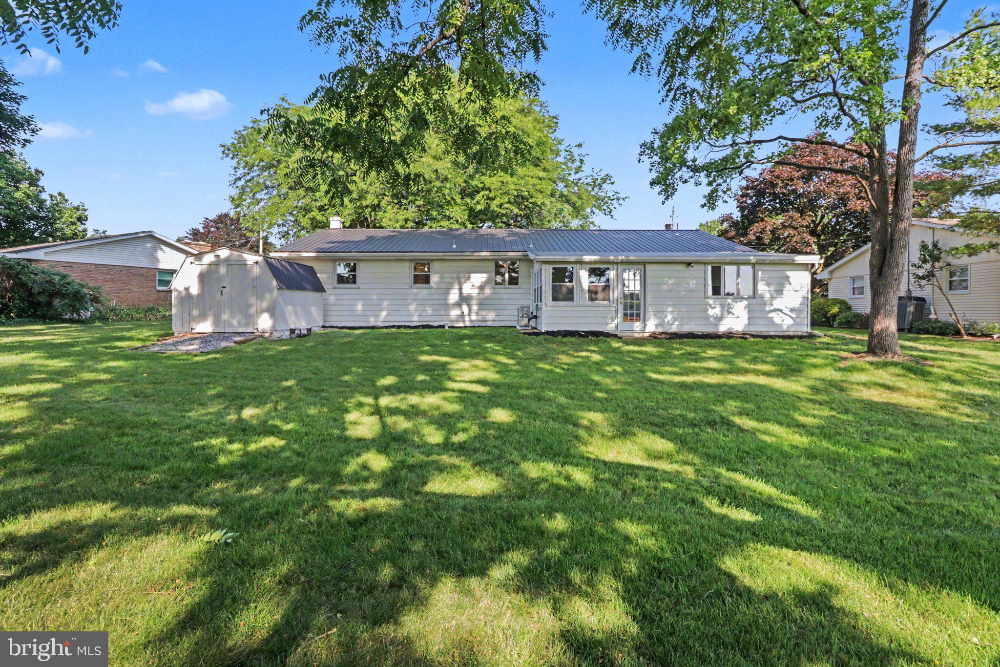 222 Robin Road Hershey, PA 17033 - Photo 2 of 35