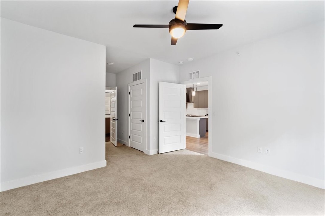 2220 Webberville Road, Unit 318 Austin, TX 78702 - Photo 10 of 21