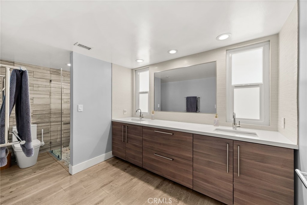 8601 Links Road Buena Park, CA 90621 - Photo 36 of 75 Hallway Bathroom with Dual Sink
