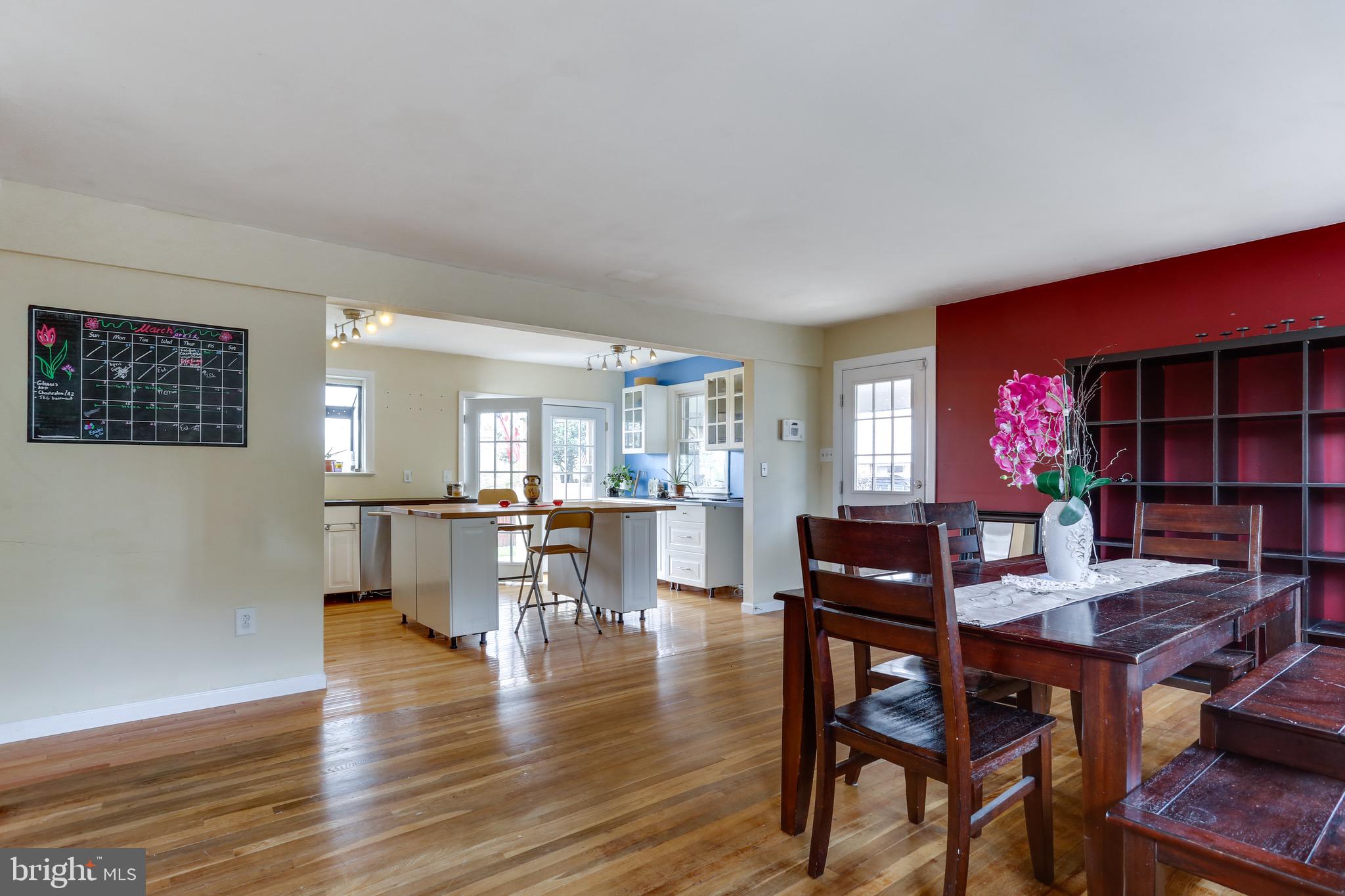 3221 South Glebe Road Arlington, VA 22202 - Photo 18 of 42 separate dining area, main floor
