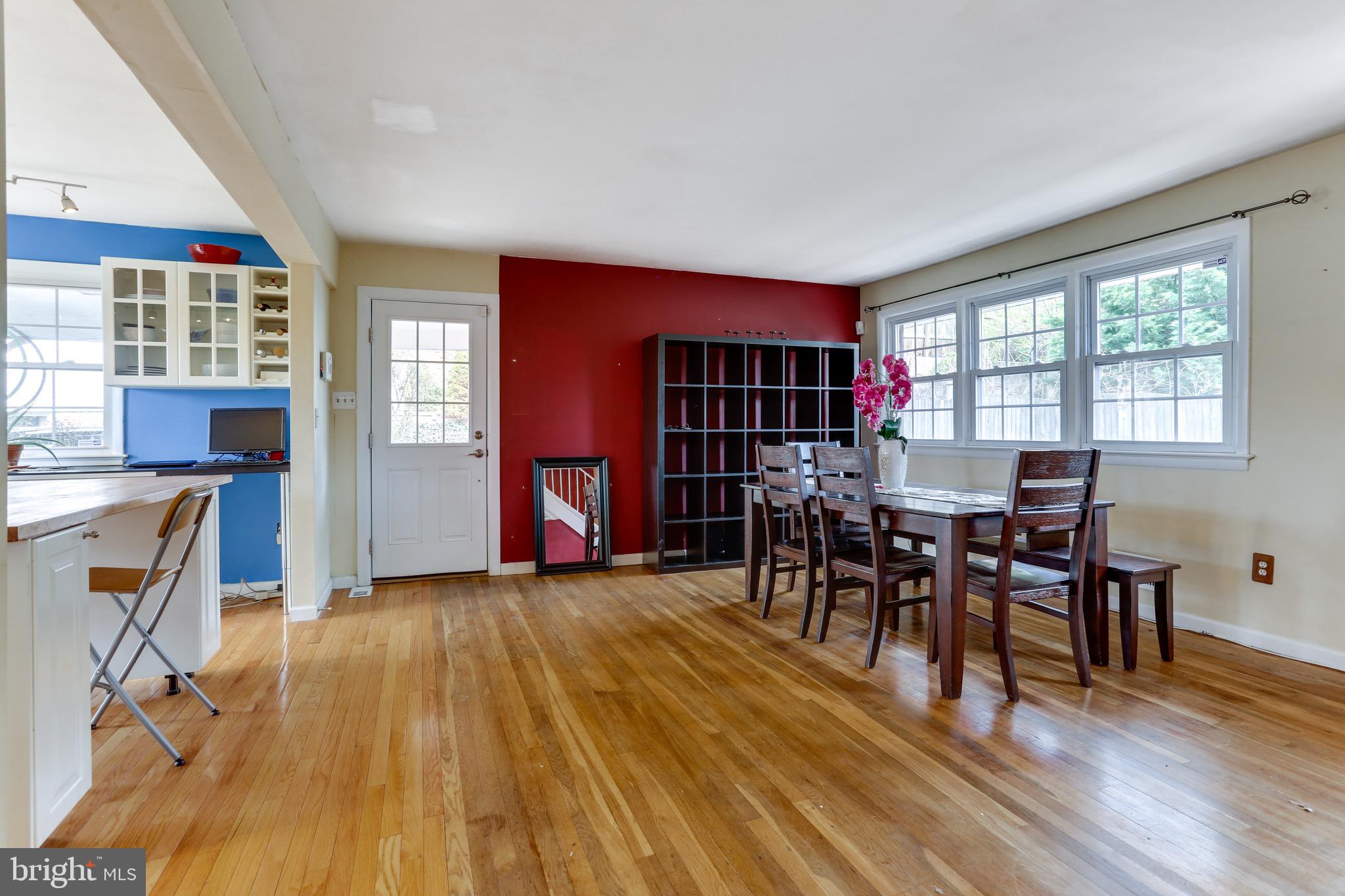 3221 South Glebe Road Arlington, VA 22202 - Photo 19 of 42 separate dining area, main floor