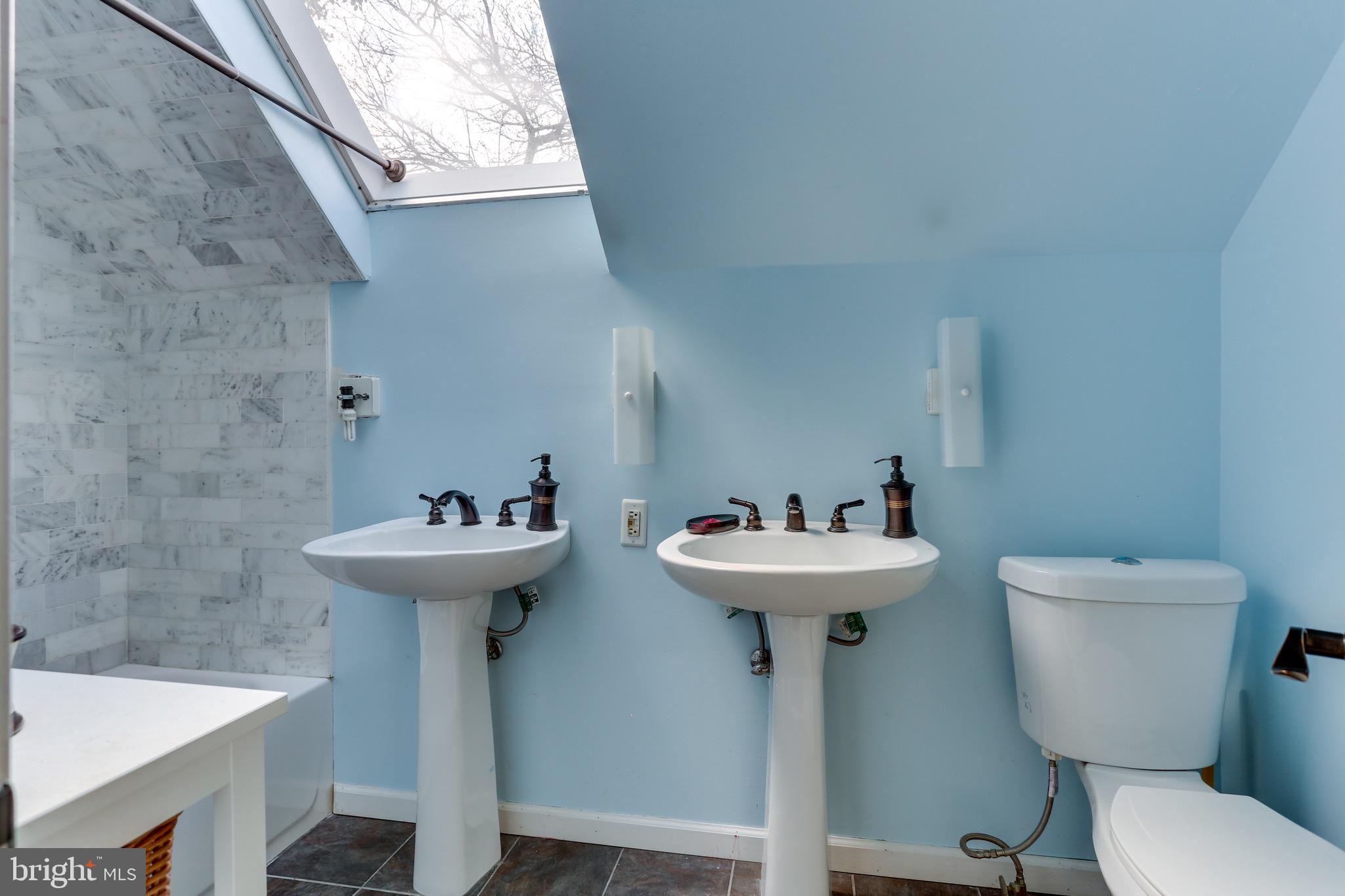 3221 South Glebe Road Arlington, VA 22202 - Photo 35 of 42 hall bathroom upper floor