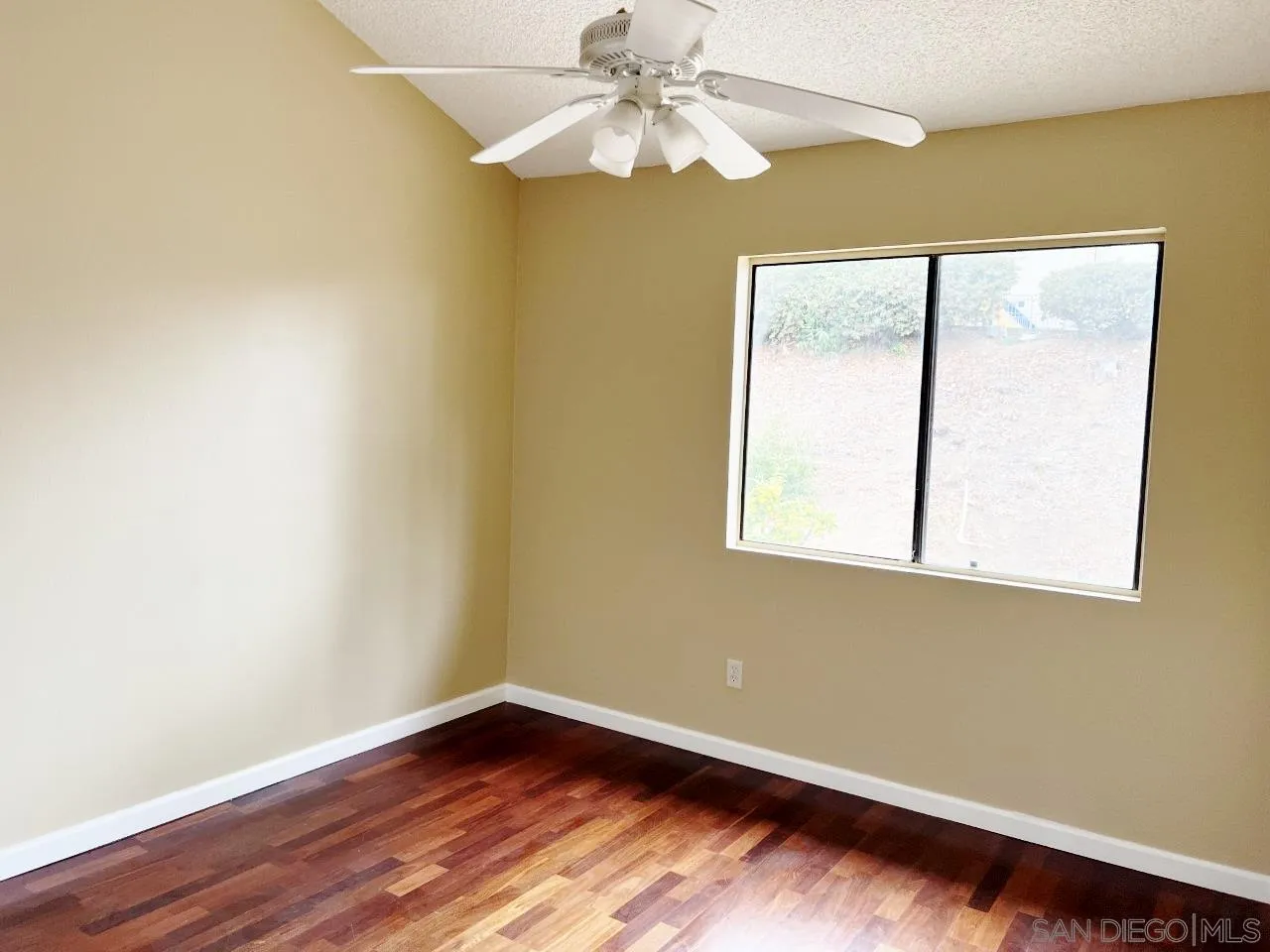 8535 Paradise Valley Road, Unit 51 Spring Valley, CA 91977 - Photo 8 of 22 Gallery Image 8