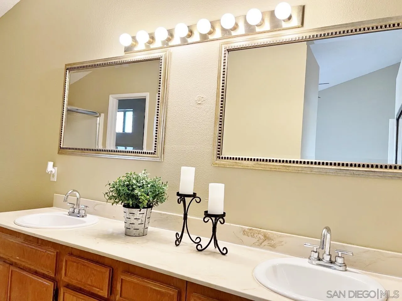 8535 Paradise Valley Road, Unit 51 Spring Valley, CA 91977 - Photo 10 of 22 Gallery Image 10
