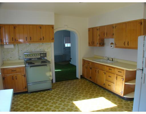 370 Cemetery Road Greensburg, PA 15601 - Photo 7 of 18 Kitchen.