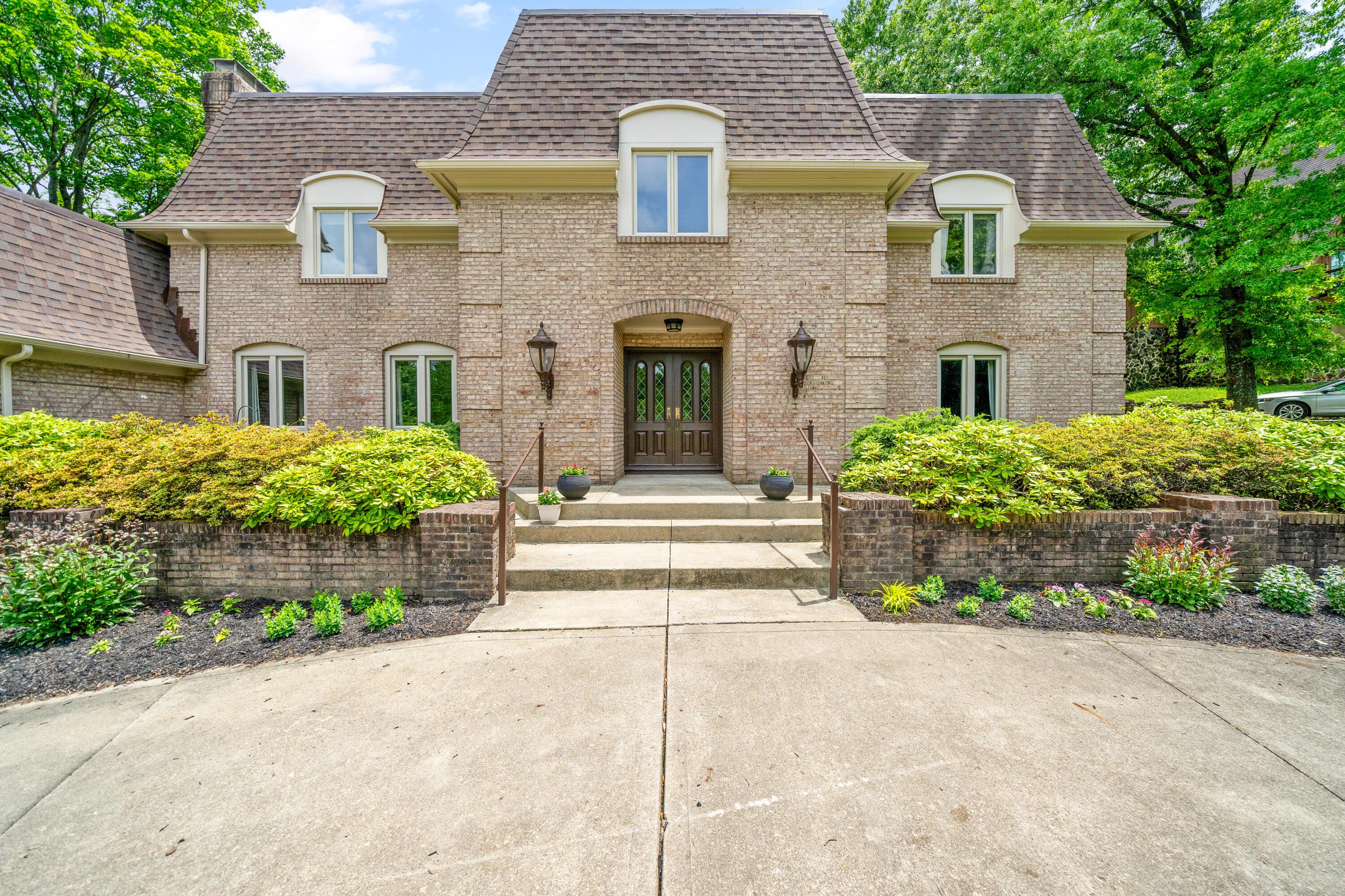 546 Indian Mound Road Columbus, OH 43213 - Photo 2 of 97