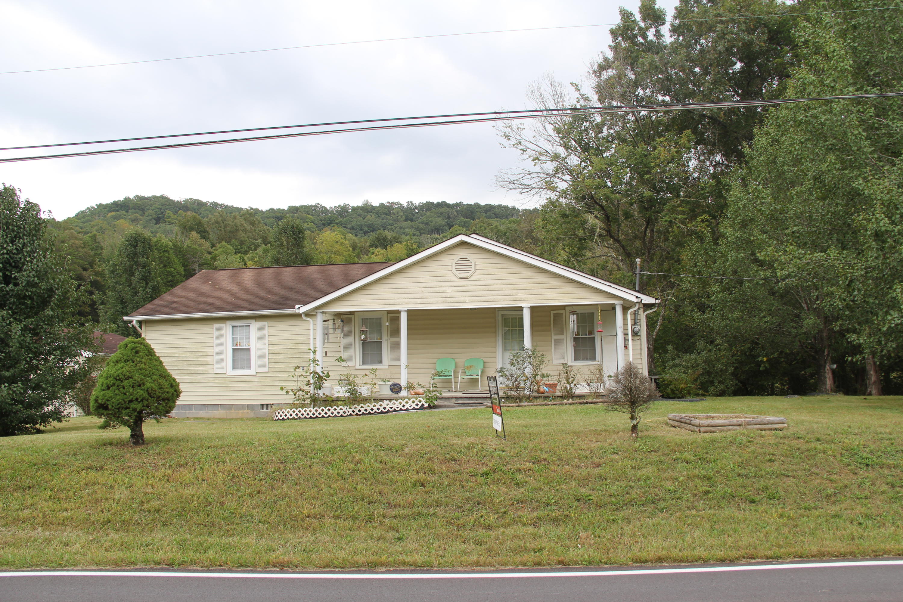 1035 Raccoon Valley Road Maynardville, TN 37807 - Photo 1 of 17 View from street