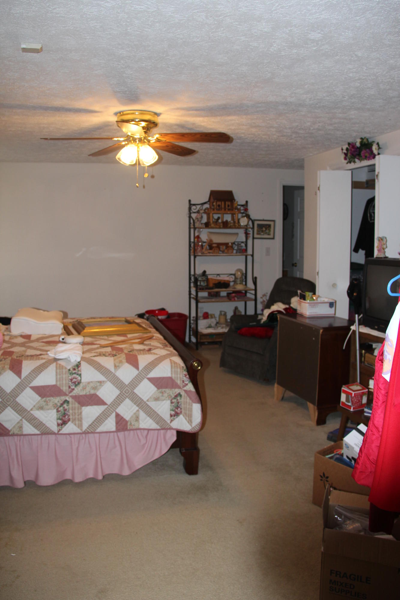 1035 Raccoon Valley Road Maynardville, TN 37807 - Photo 7 of 17 Master bedroom