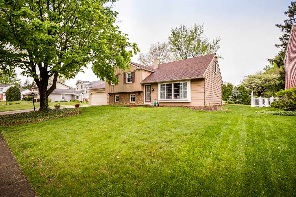 7433 Hope Farm Road Fort Wayne, IN 46815 - Photo 3 of 34 Gallery Image 3