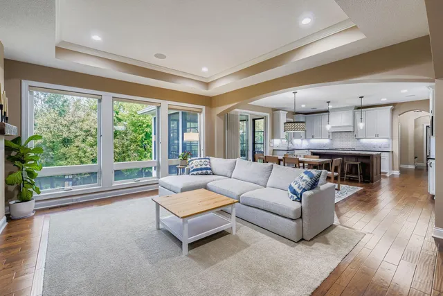 $999,900 | 5676 Garden Drive, Woodbury, MN 55129