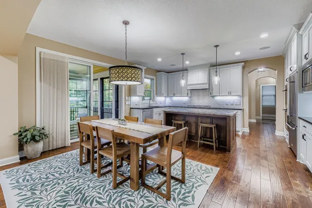 $999,900 | 5676 Garden Drive, Woodbury, MN 55129