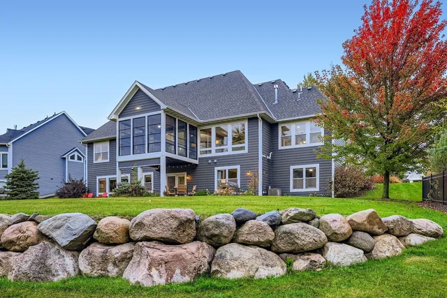 $999,900 | 5676 Garden Drive, Woodbury, MN 55129