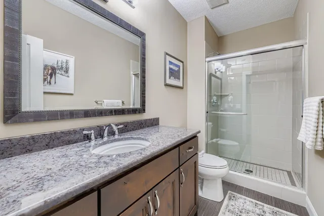 $999,900 | 5676 Garden Drive, Woodbury, MN 55129