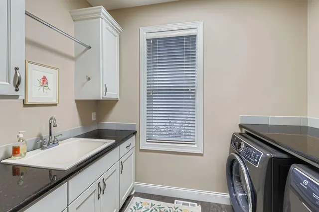 $999,900 | 5676 Garden Drive, Woodbury, MN 55129