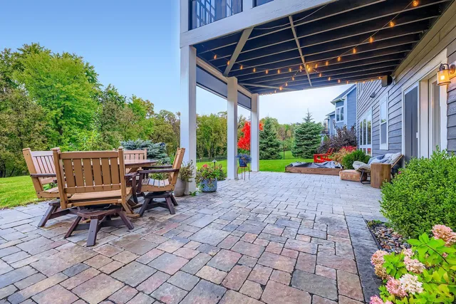 $999,900 | 5676 Garden Drive, Woodbury, MN 55129