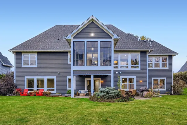 $999,900 | 5676 Garden Drive, Woodbury, MN 55129
