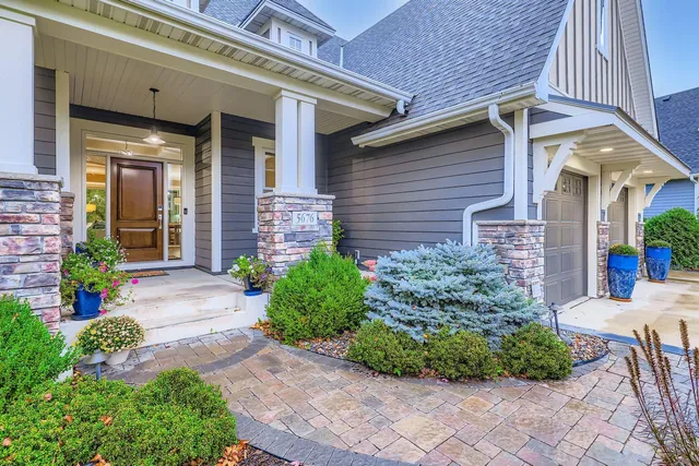 $999,900 | 5676 Garden Drive, Woodbury, MN 55129
