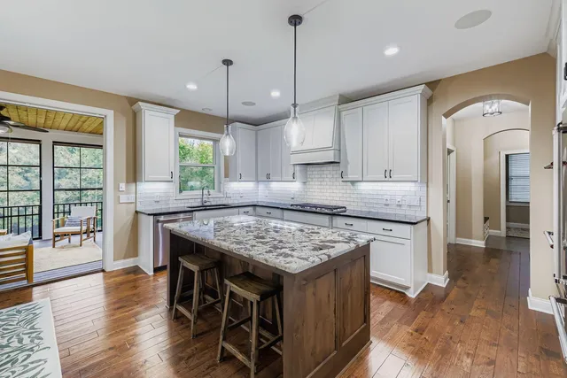 $999,900 | 5676 Garden Drive, Woodbury, MN 55129