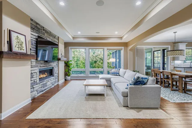 $999,900 | 5676 Garden Drive, Woodbury, MN 55129