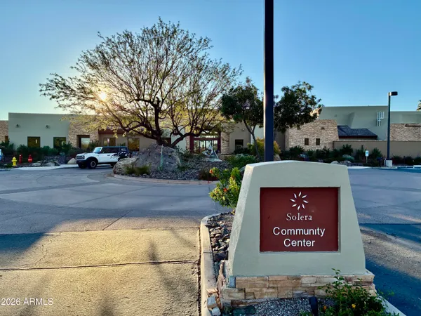 $2,200 | 3189 East Hazeltine Way, Chandler, AZ 85249