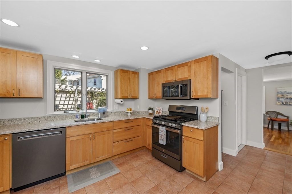 427 Appleton Street Arlington, MA 02476 - Photo 8 of 37