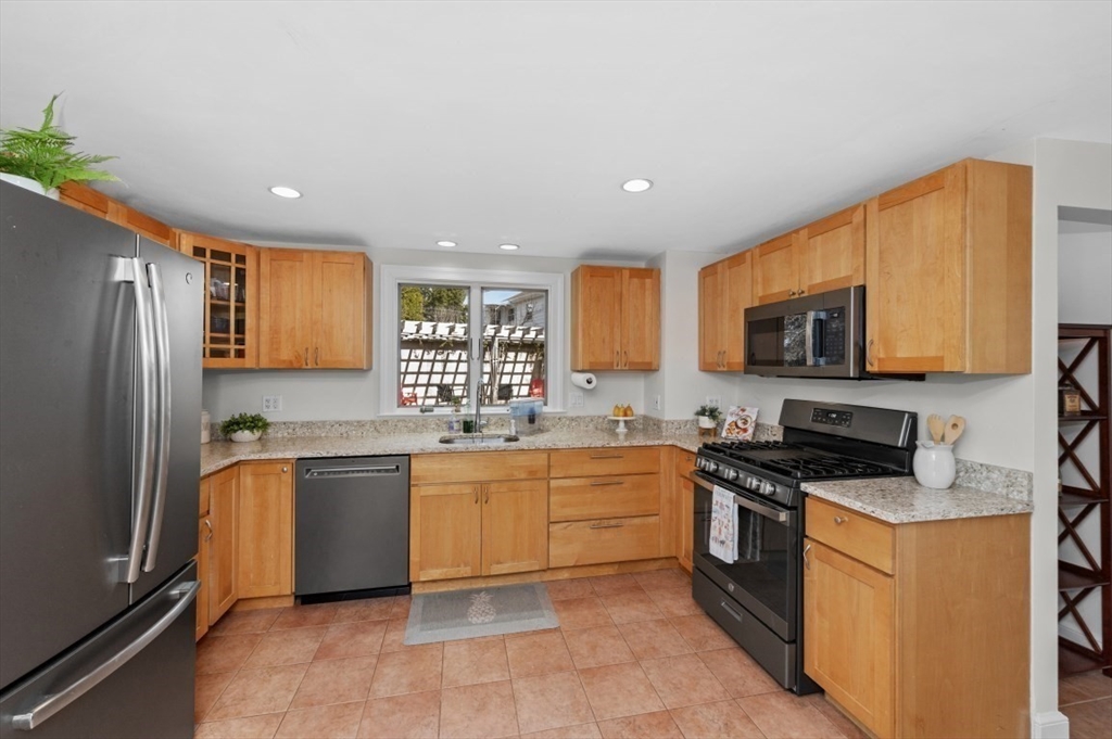 427 Appleton Street Arlington, MA 02476 - Photo 9 of 37