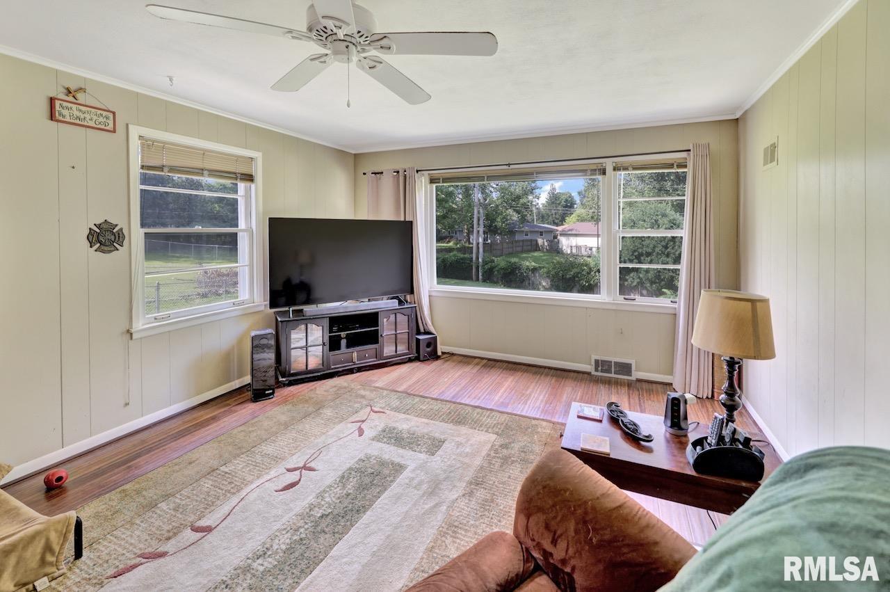 5417 North James Road Peoria, IL 61615 - Photo 17 of 46 Gallery Image 17