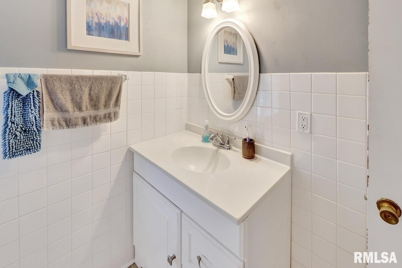 5417 North James Road Peoria, IL 61615 - Photo 23 of 46 Gallery Image 23