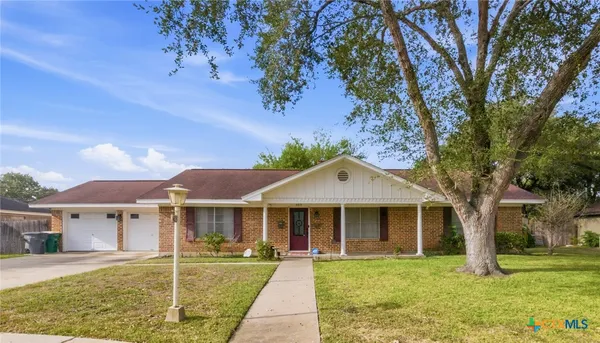 $279,900 | 403 Salisbury Lane, Victoria, TX 77904