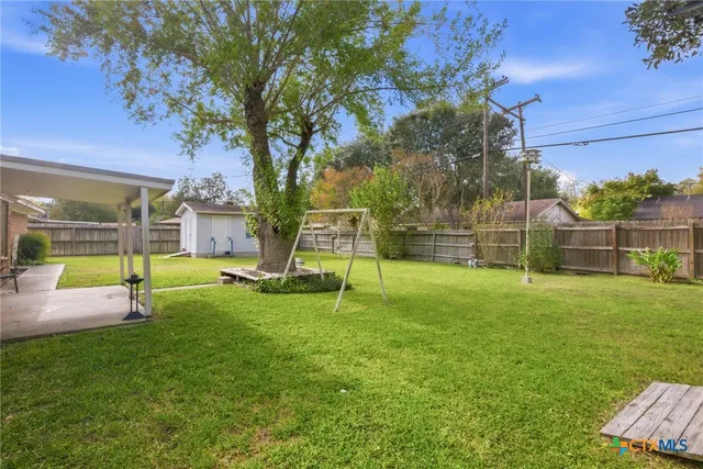 $289,900 | 403 Salisbury Lane, Victoria, TX 77904