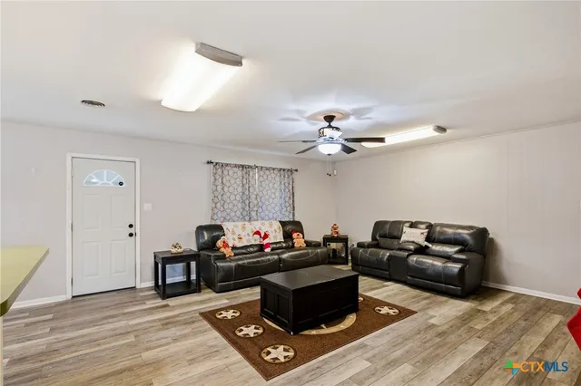 $289,900 | 403 Salisbury Lane, Victoria, TX 77904