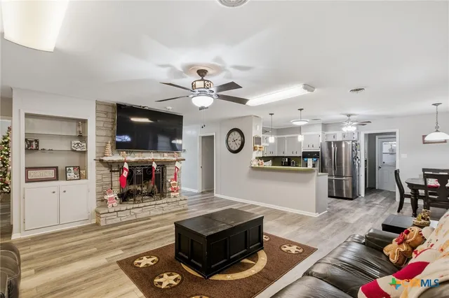 $289,900 | 403 Salisbury Lane, Victoria, TX 77904