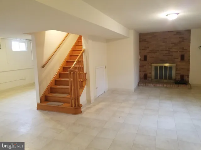 a view of entryway and hall