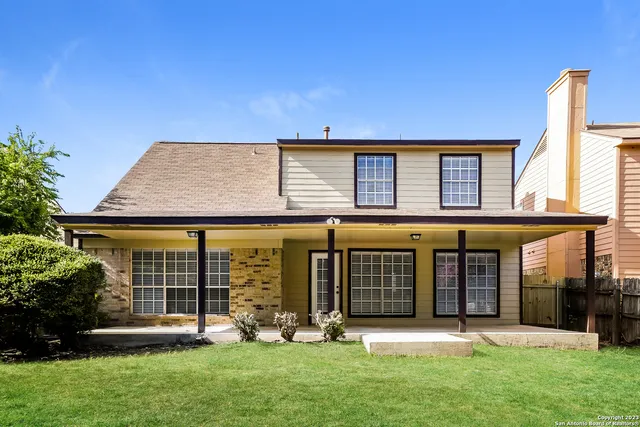 $2,045 | 8643 Silent Oaks, San Antonio, TX 78250