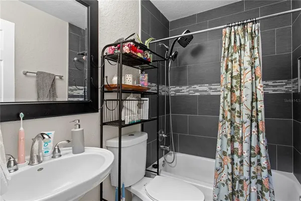 $2,950 | 4215 West Bay Vista Avenue, Tampa, FL 33611