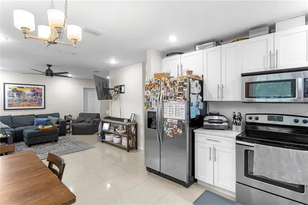 $2,950 | 4215 West Bay Vista Avenue, Tampa, FL 33611