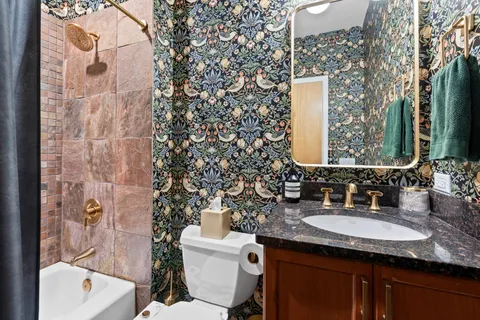 $515,000 | 3946 North Ravenswood Avenue, Unit 510, Chicago, IL 60613