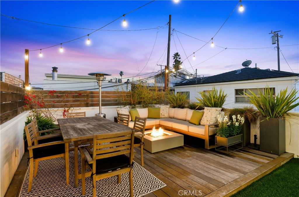 32 56th Place Long Beach, CA 90803 - Photo 20 of 49 a view of a terrace with seating area