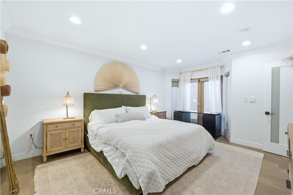 32 56th Place Long Beach, CA 90803 - Photo 26 of 49 a bedroom with a bed and a window