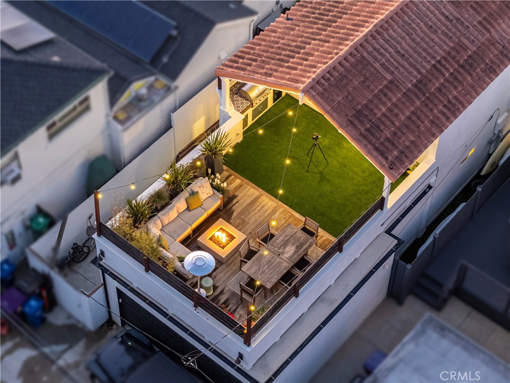 32 56th Place Long Beach, CA 90803 - Photo 45 of 49 a view of an outdoor sitting area