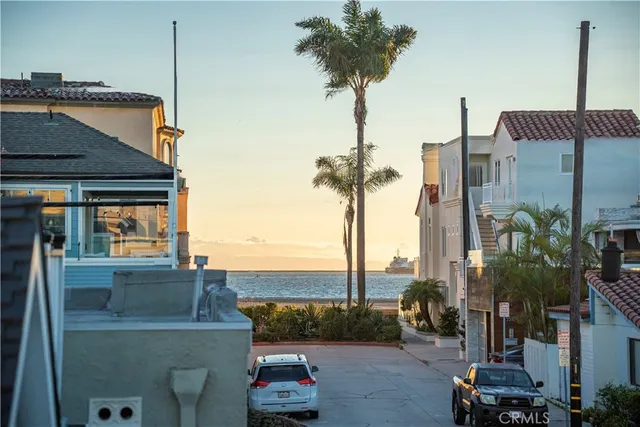 $2,195,000 | 32 56th Place, Long Beach, CA 90803