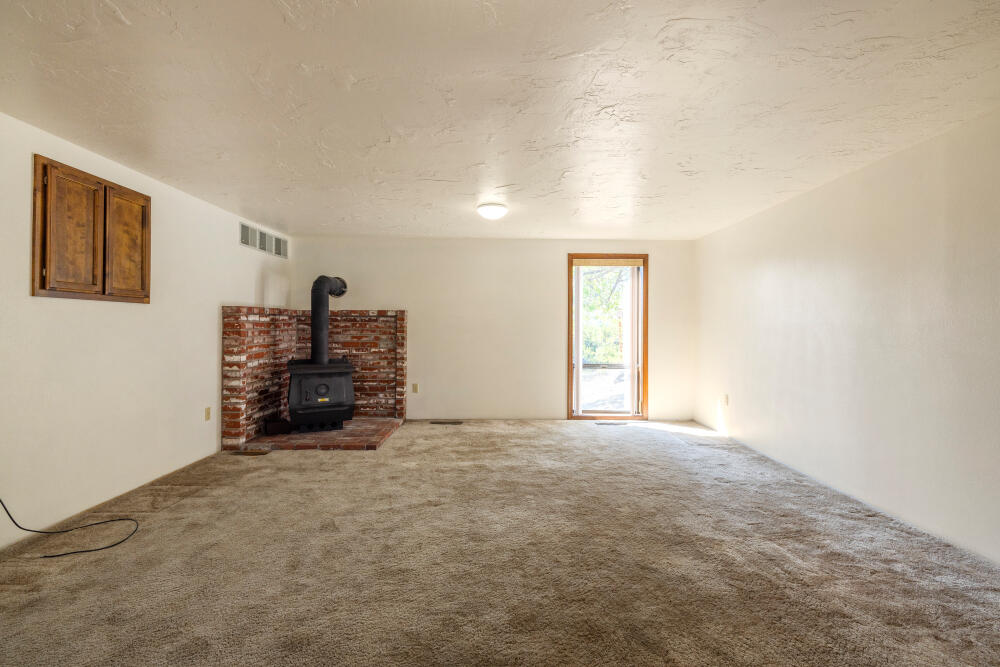 1620 Ridgecrest Drive Klamath Falls, OR 97601 - Photo 33 of 70 1620RidgecrestDr-55