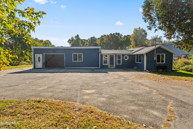 $259,900 | 9 Thompson Street, Colonie, NY 12205