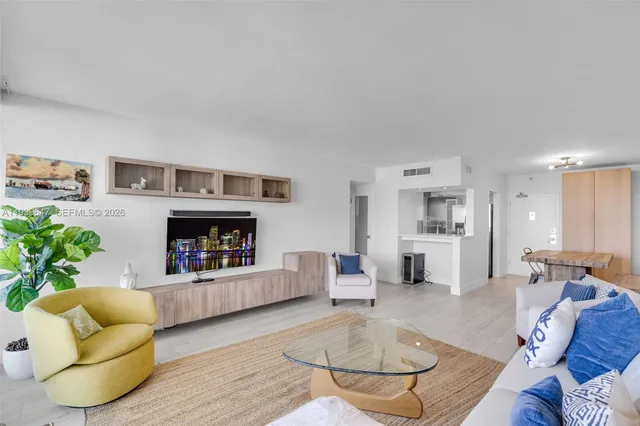 $3,100 | 1200 West Avenue, Unit 910, Miami Beach, FL 33139