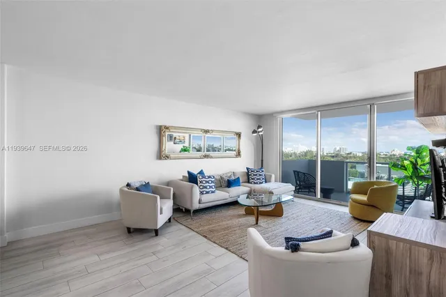 $3,100 | 1200 West Avenue, Unit 910, Miami Beach, FL 33139
